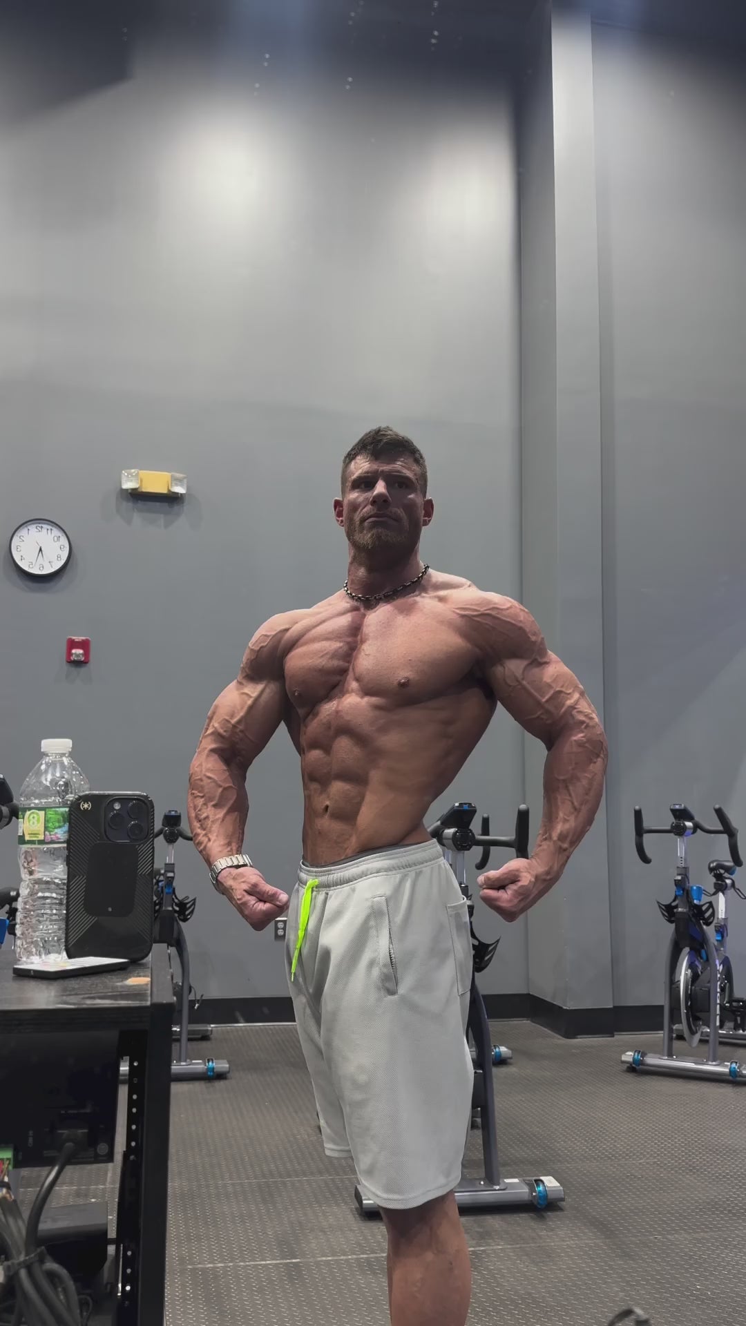 Men's Pro Mesh Shorts 8" - Light Gray